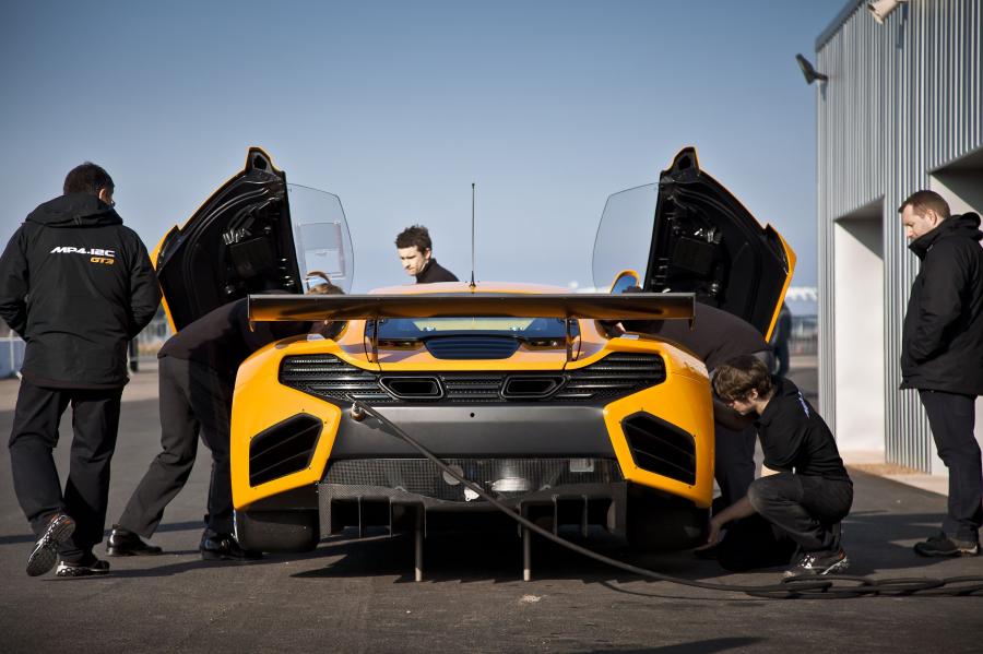  McLaren MP4-12C GT3 2011 года  (фото 45 из 107)